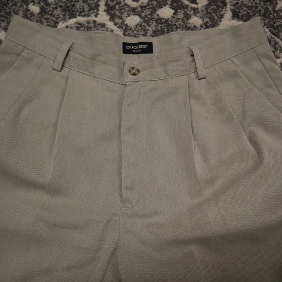 Dockers Khaki Micro Pattern Pleat - Picture 4 of 6